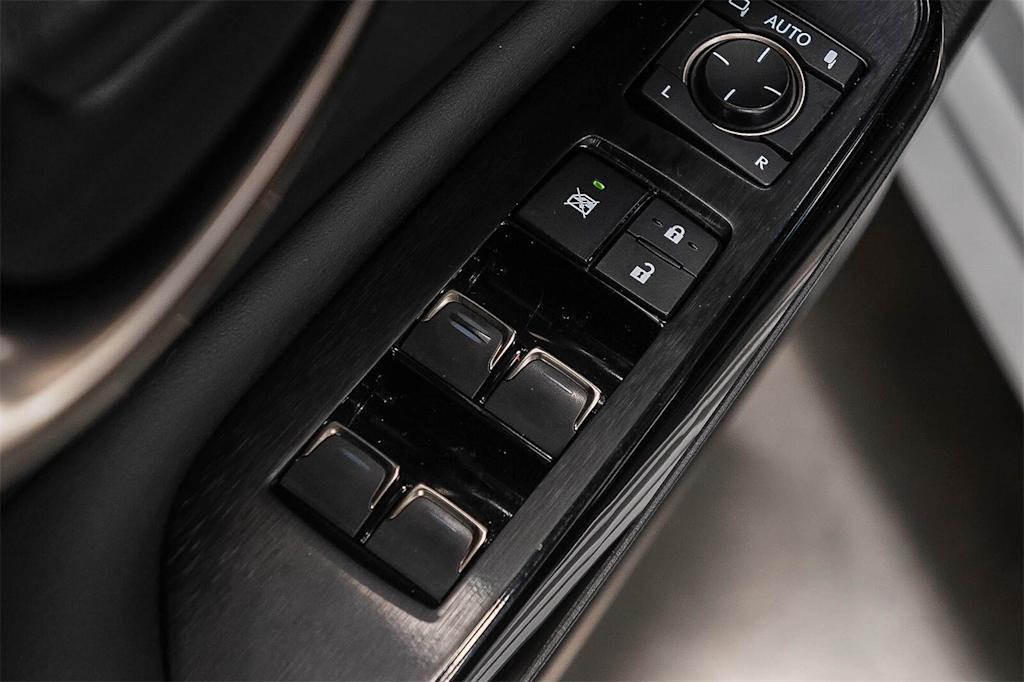 Thumbnail: 2023 Lexus ES - 25