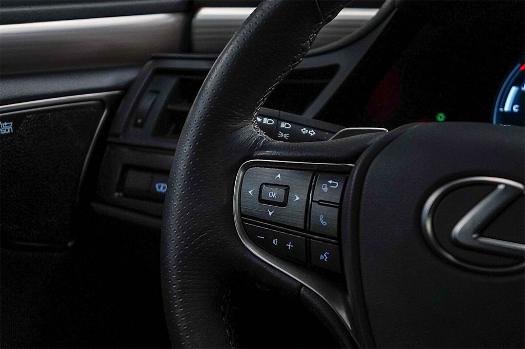 Thumbnail: 2023 Lexus ES - 22