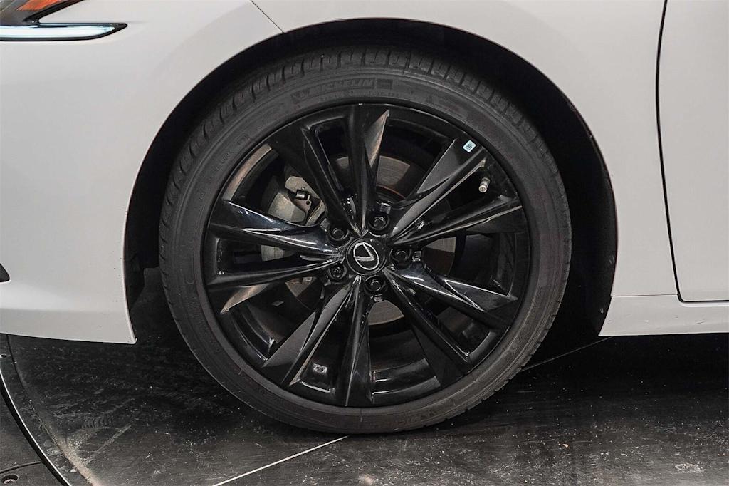 Thumbnail: 2023 Lexus ES - 7