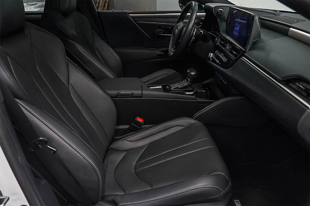 Thumbnail: 2023 Lexus ES - 10