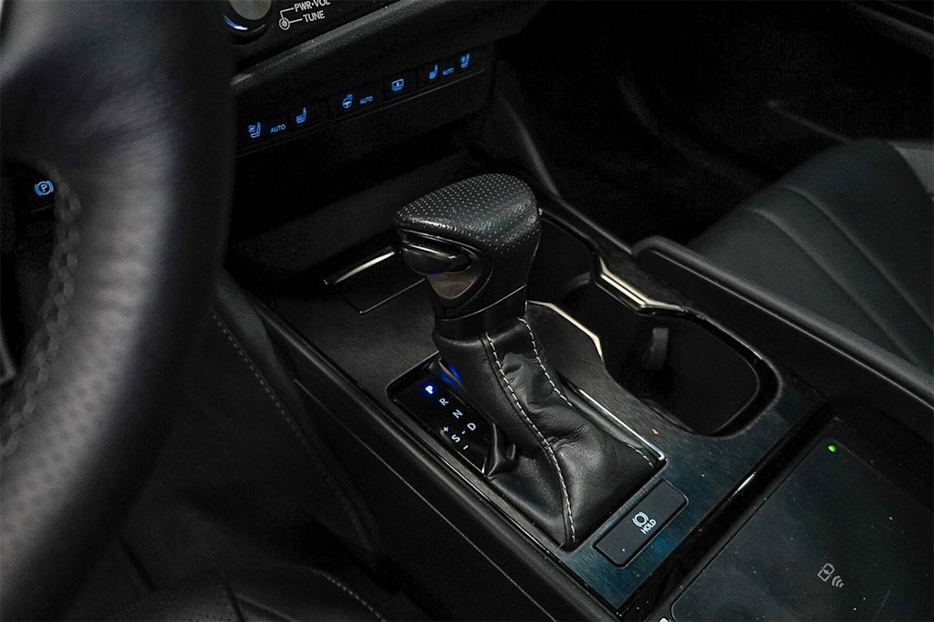 Thumbnail: 2023 Lexus ES - 14