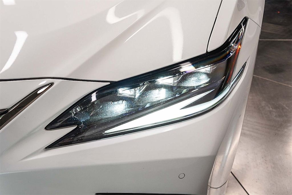 Thumbnail: 2023 Lexus ES - 19