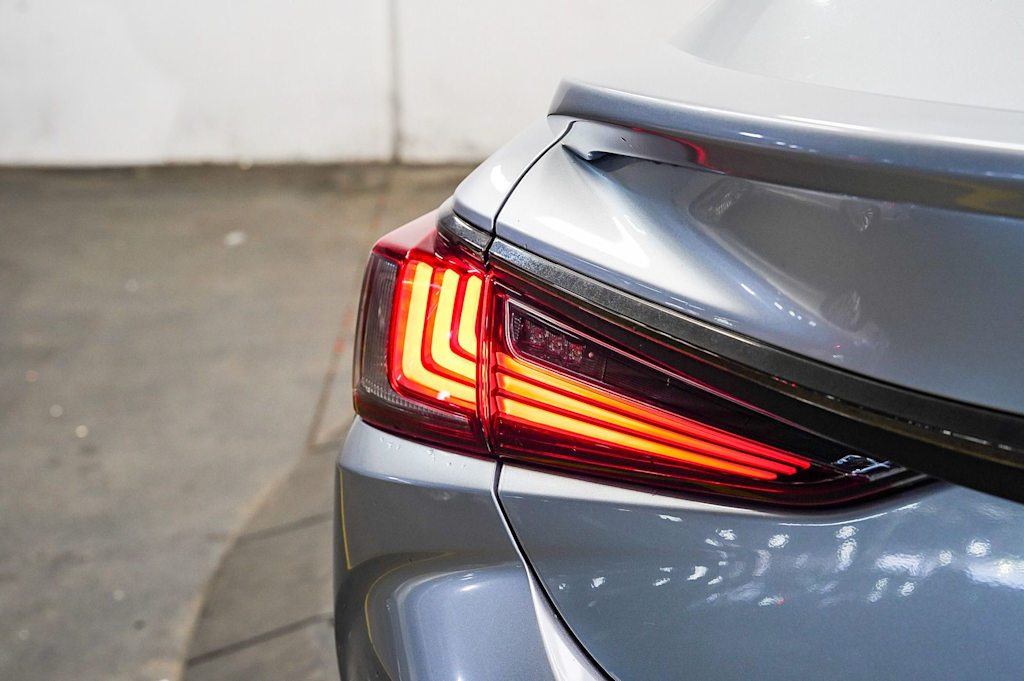 Thumbnail: 2024 Lexus ES - 21