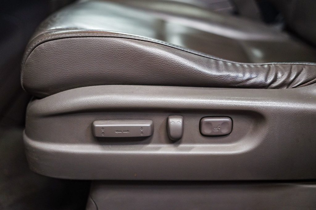 Thumbnail: 2012 Honda Odyssey - 26