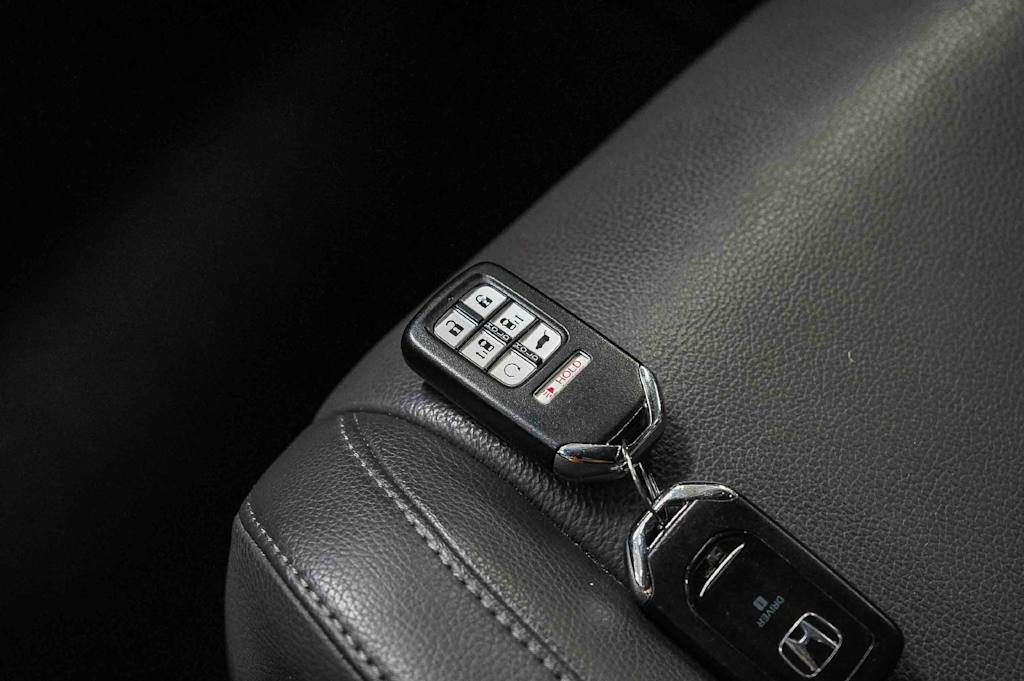 Thumbnail: 2019 Honda Odyssey - 18
