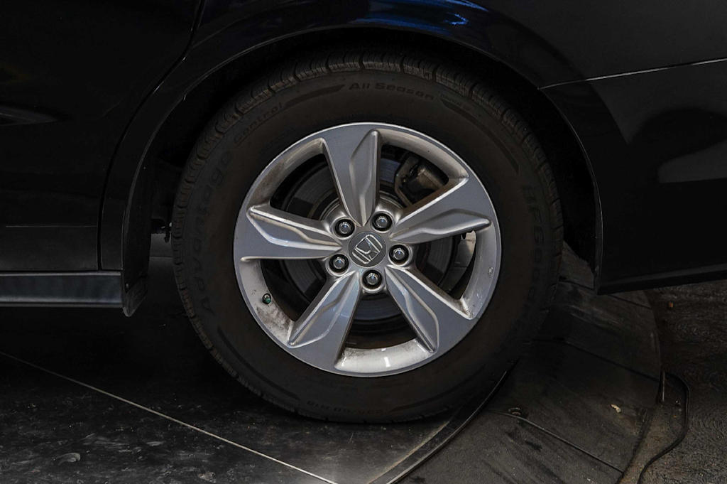 Thumbnail: 2019 Honda Odyssey - 22