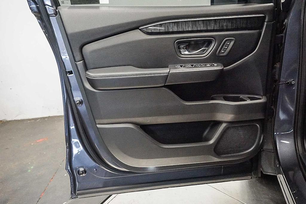 Thumbnail: 2023 Honda Pilot - 27