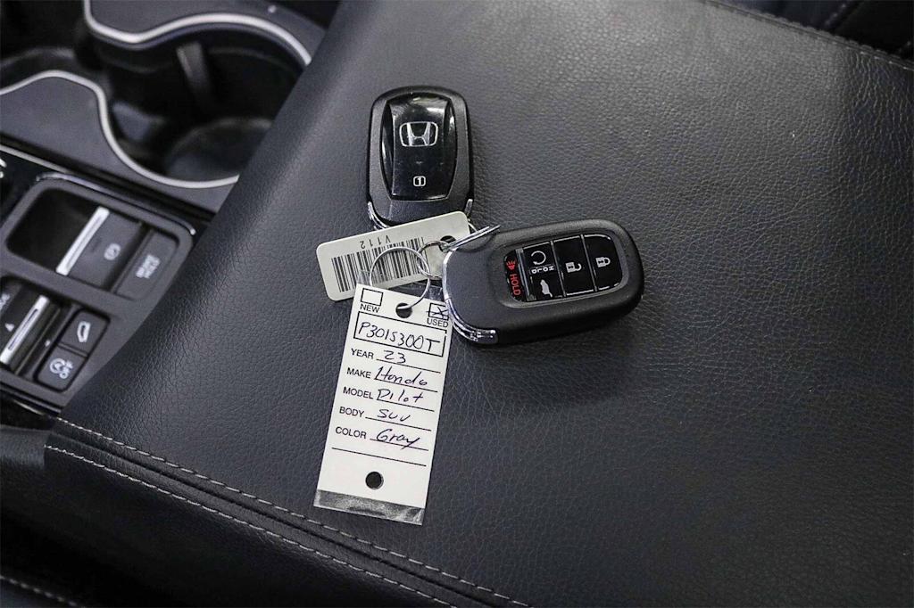 Thumbnail: 2023 Honda Pilot - 16