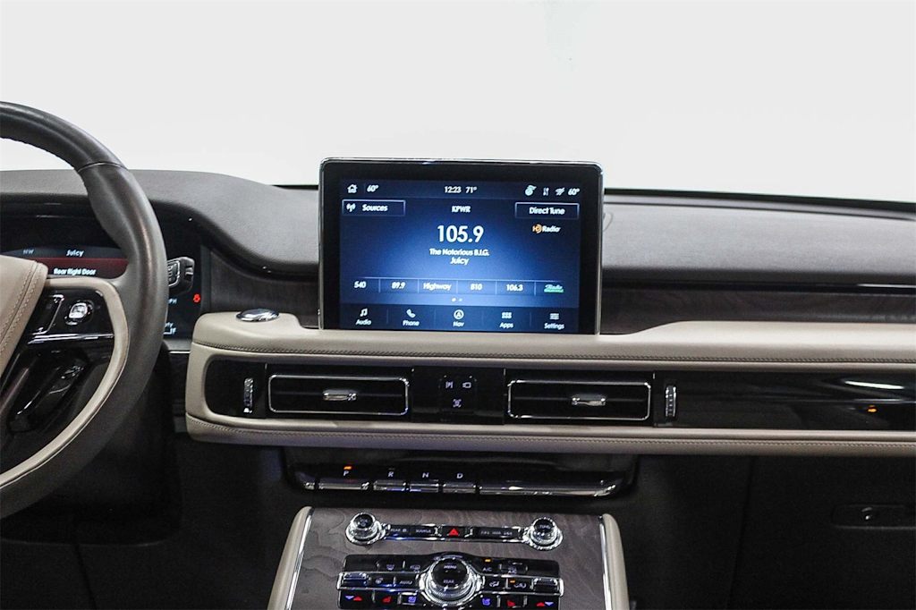 Thumbnail: 2023 Lincoln Aviator - 11