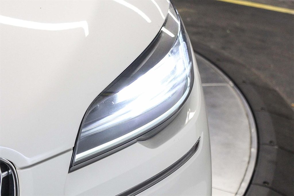 Thumbnail: 2023 Lincoln Aviator - 15