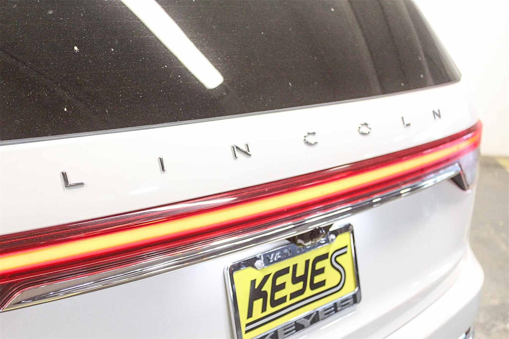 Thumbnail: 2023 Lincoln Aviator - 22