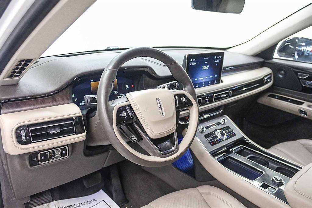 Thumbnail: 2023 Lincoln Aviator - 10