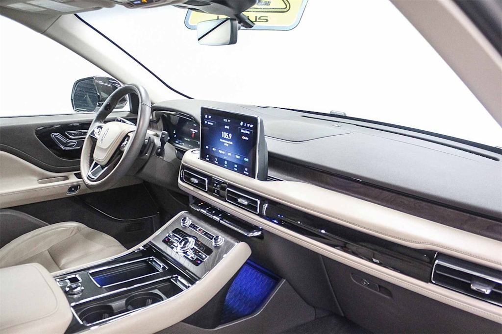 Thumbnail: 2023 Lincoln Aviator - 9