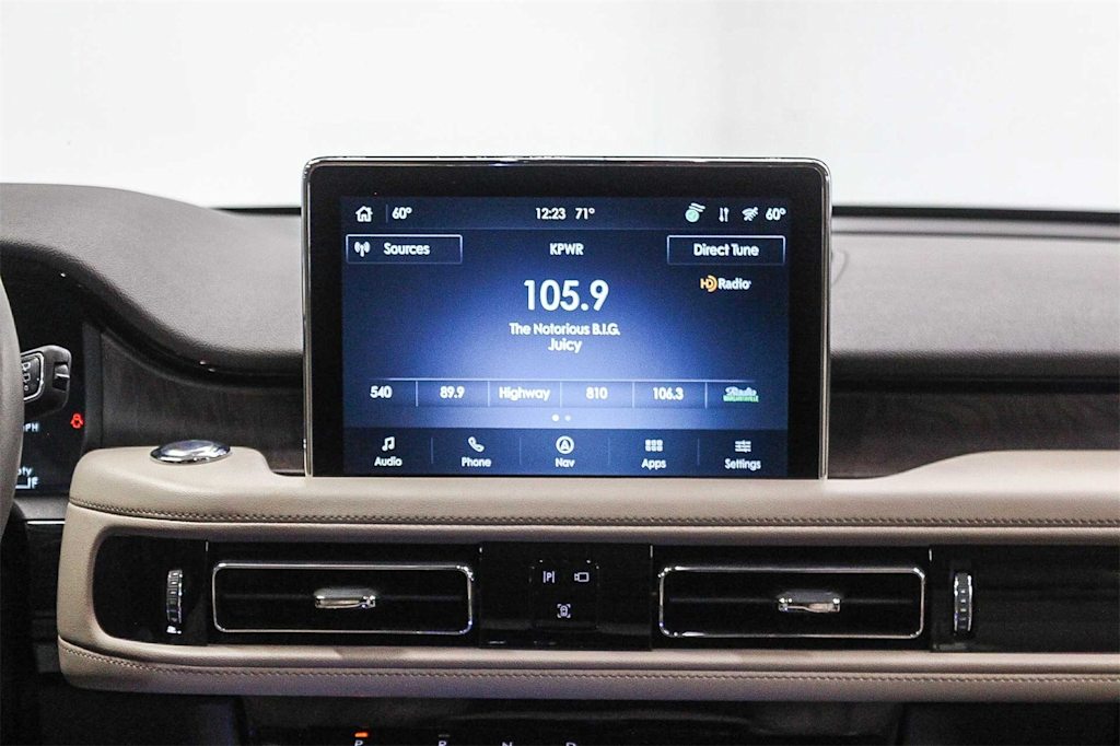 Thumbnail: 2023 Lincoln Aviator - 17