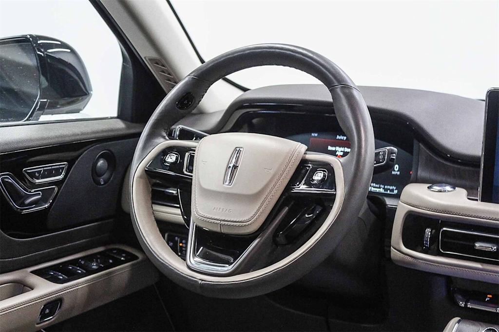Thumbnail: 2023 Lincoln Aviator - 6