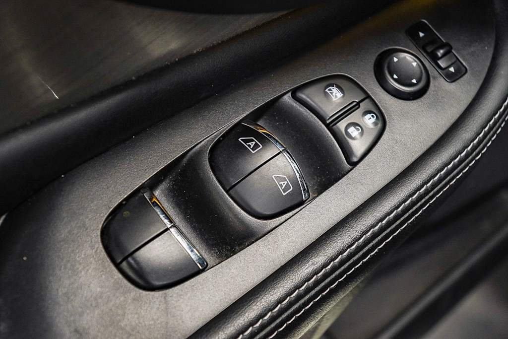 Thumbnail: 2015 Nissan Murano - 21