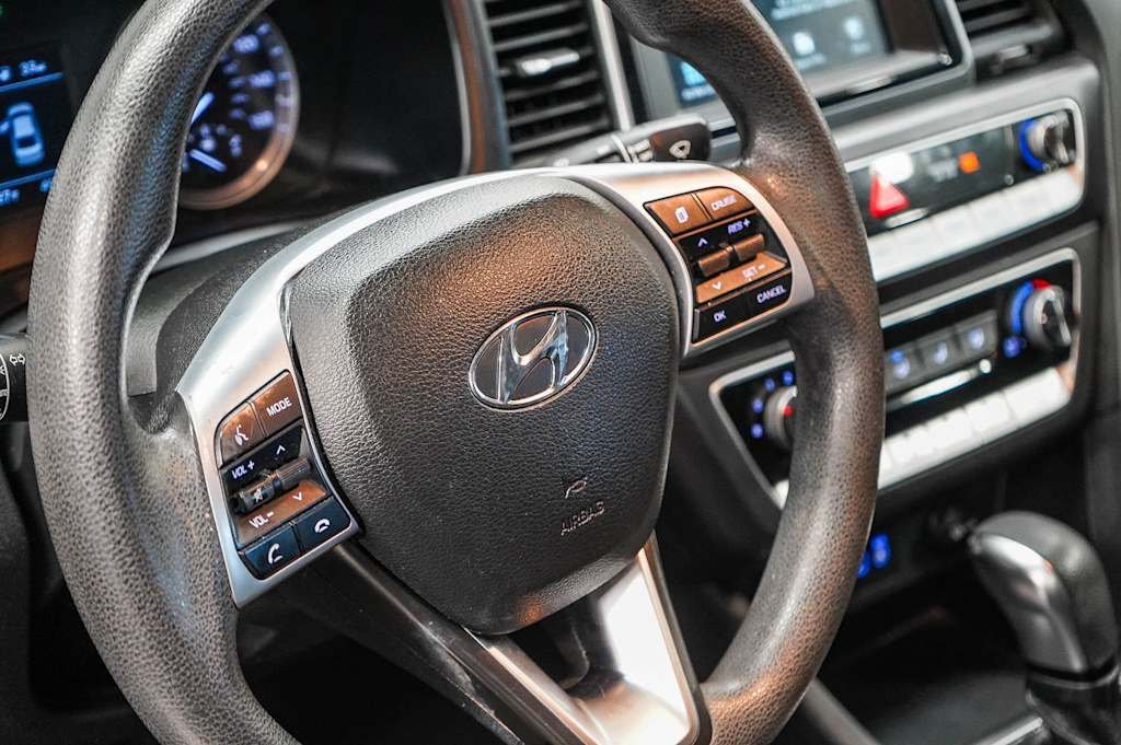 Thumbnail: 2019 Hyundai Sonata - 24