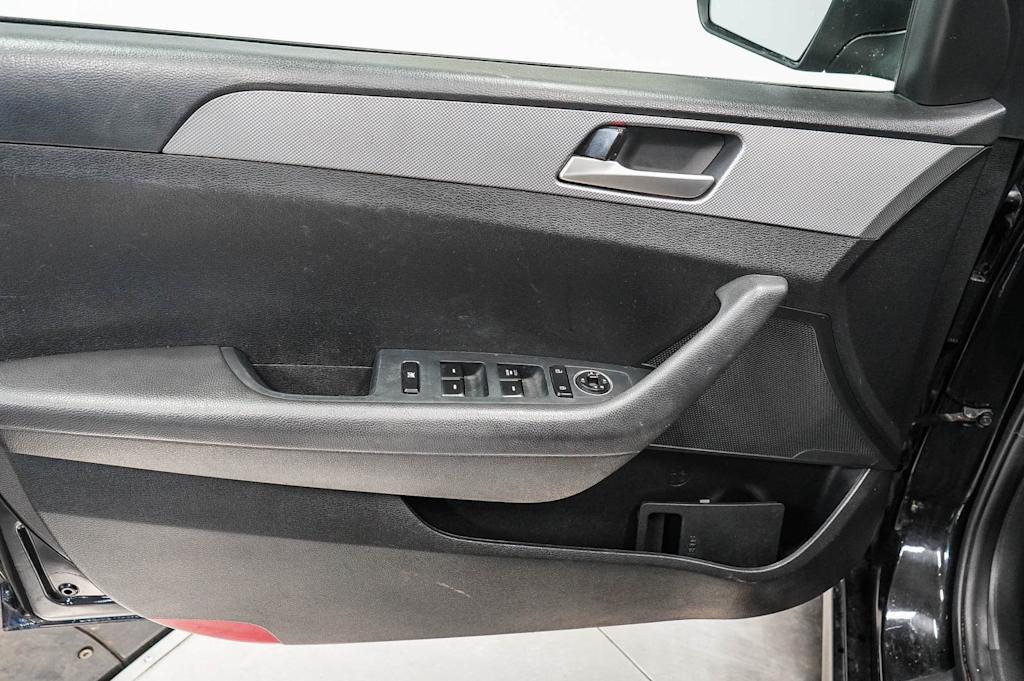 Thumbnail: 2019 Hyundai Sonata - 25