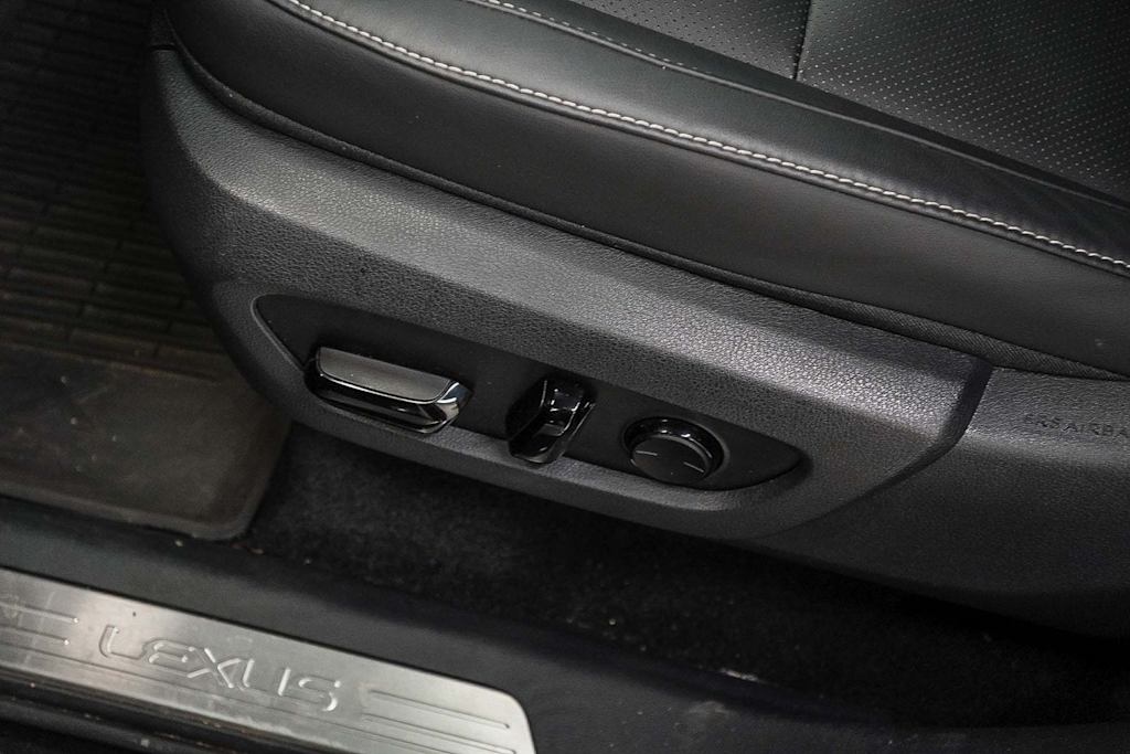 Thumbnail: 2025 Lexus TX - 25