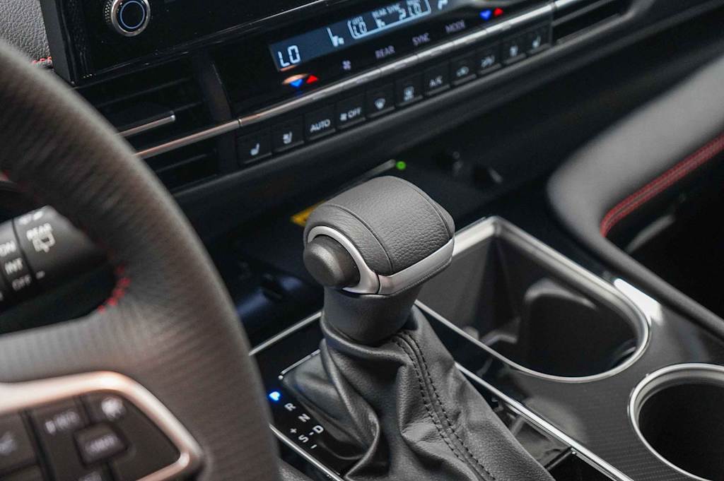 Thumbnail: 2025 Toyota Sienna - 16