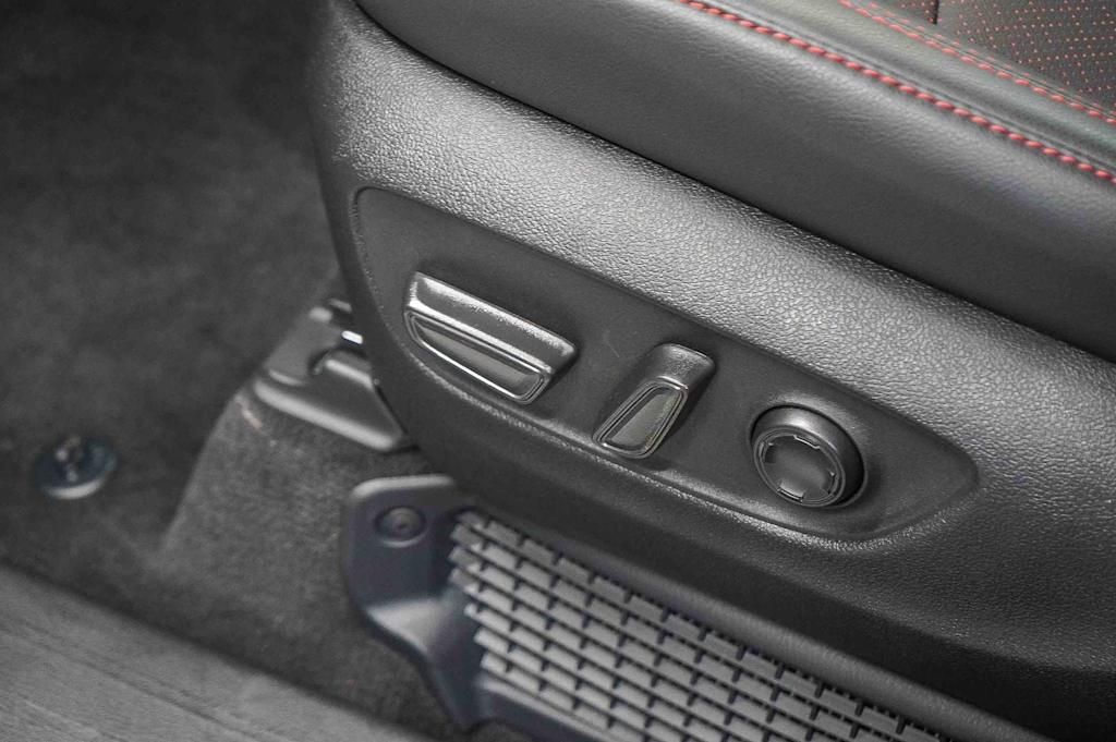 Thumbnail: 2025 Toyota Sienna - 28