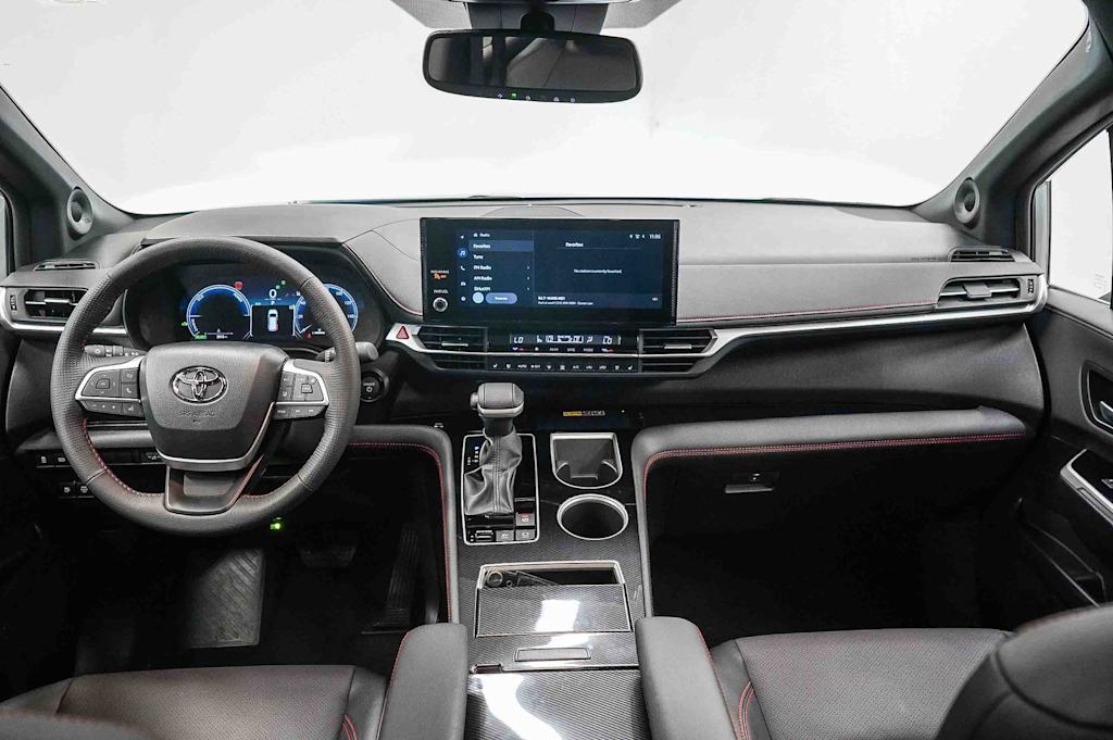 Thumbnail: 2025 Toyota Sienna - 2