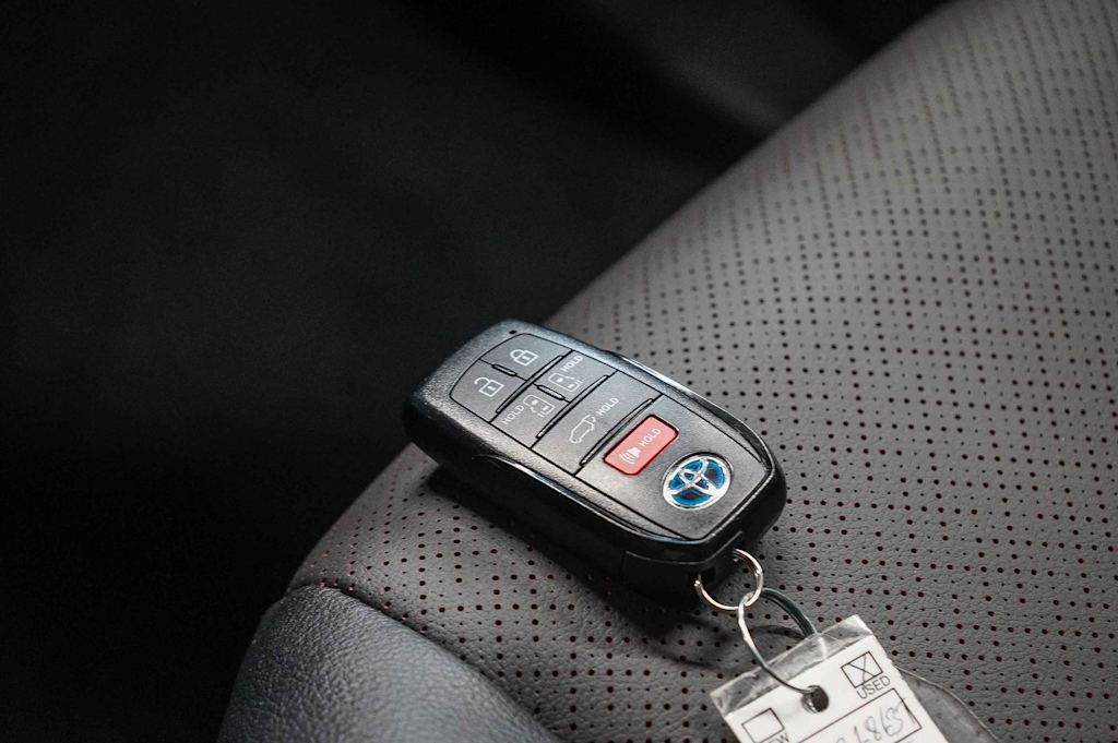 Thumbnail: 2025 Toyota Sienna - 19