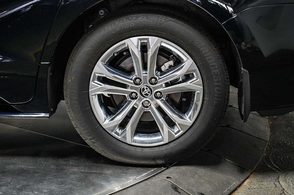 Thumbnail: 2023 Toyota Sienna - 21