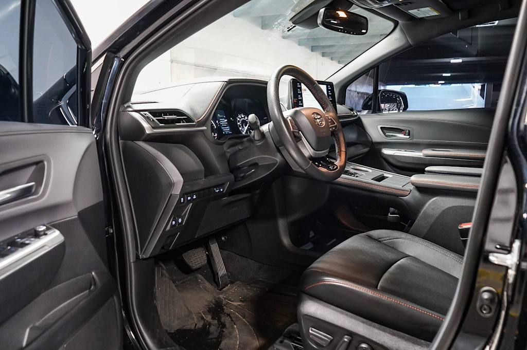 Thumbnail: 2023 Toyota Sienna - 13