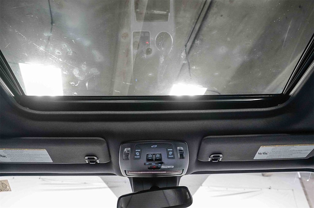 Thumbnail: 2023 Toyota Sienna - 24