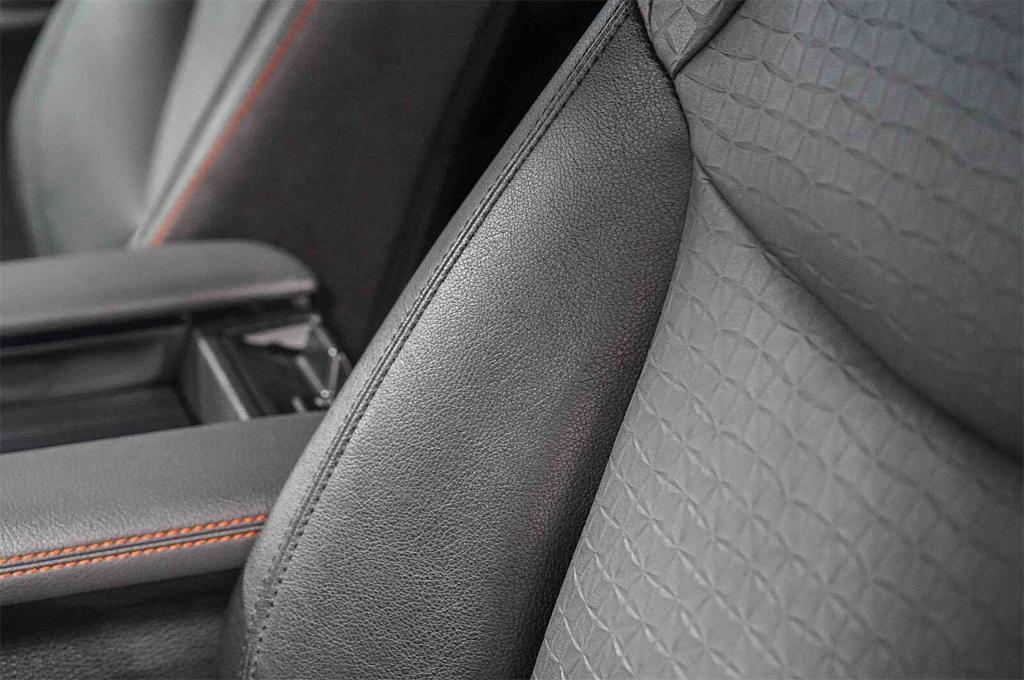 Thumbnail: 2023 Toyota Sienna - 25