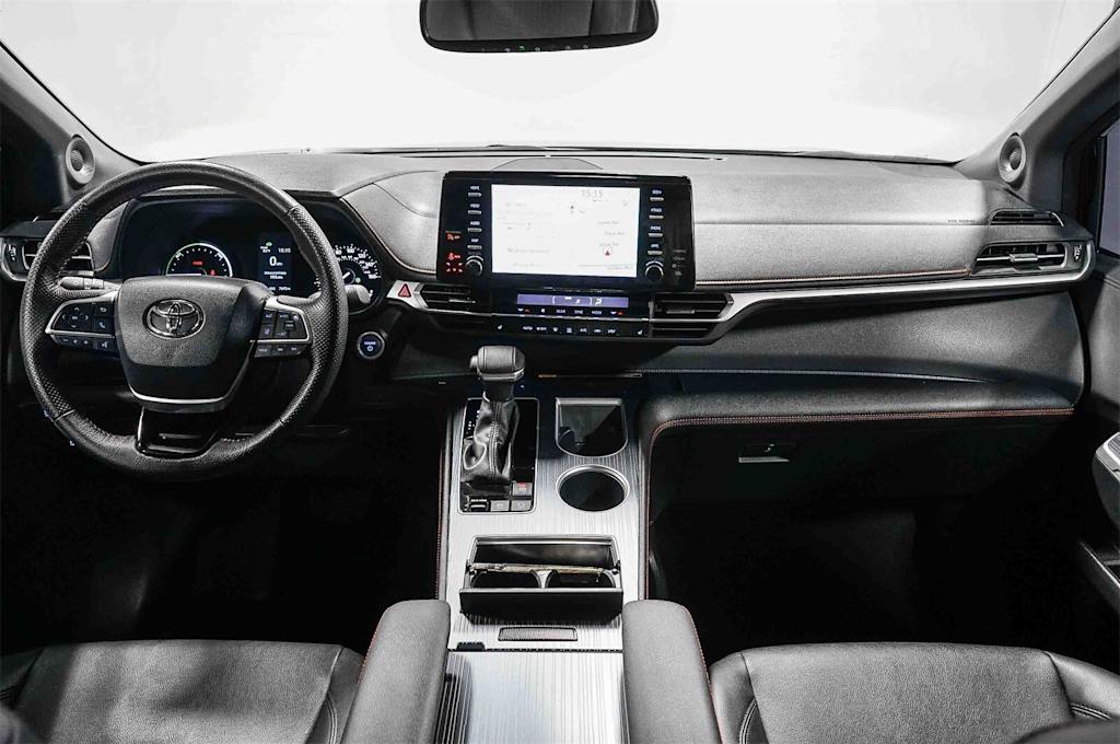 Thumbnail: 2023 Toyota Sienna - 2