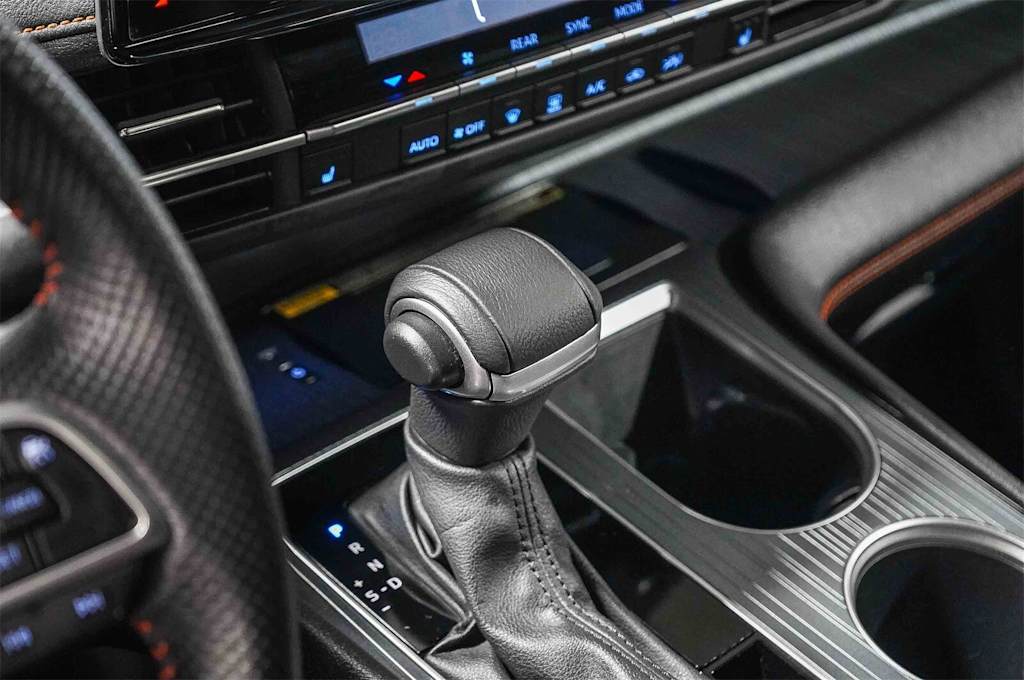 Thumbnail: 2023 Toyota Sienna - 15