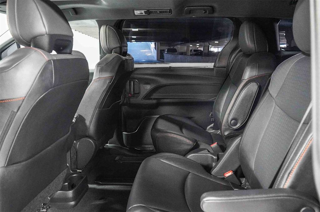 Thumbnail: 2023 Toyota Sienna - 11