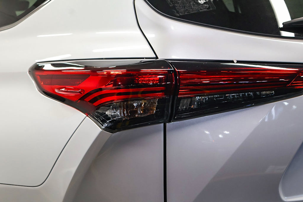 2022 Toyota Highlander XLE 23