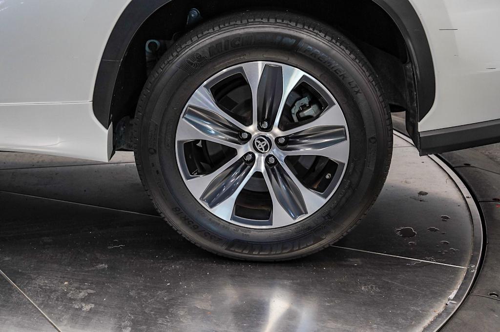 Thumbnail: 2023 Toyota Highlander - 22
