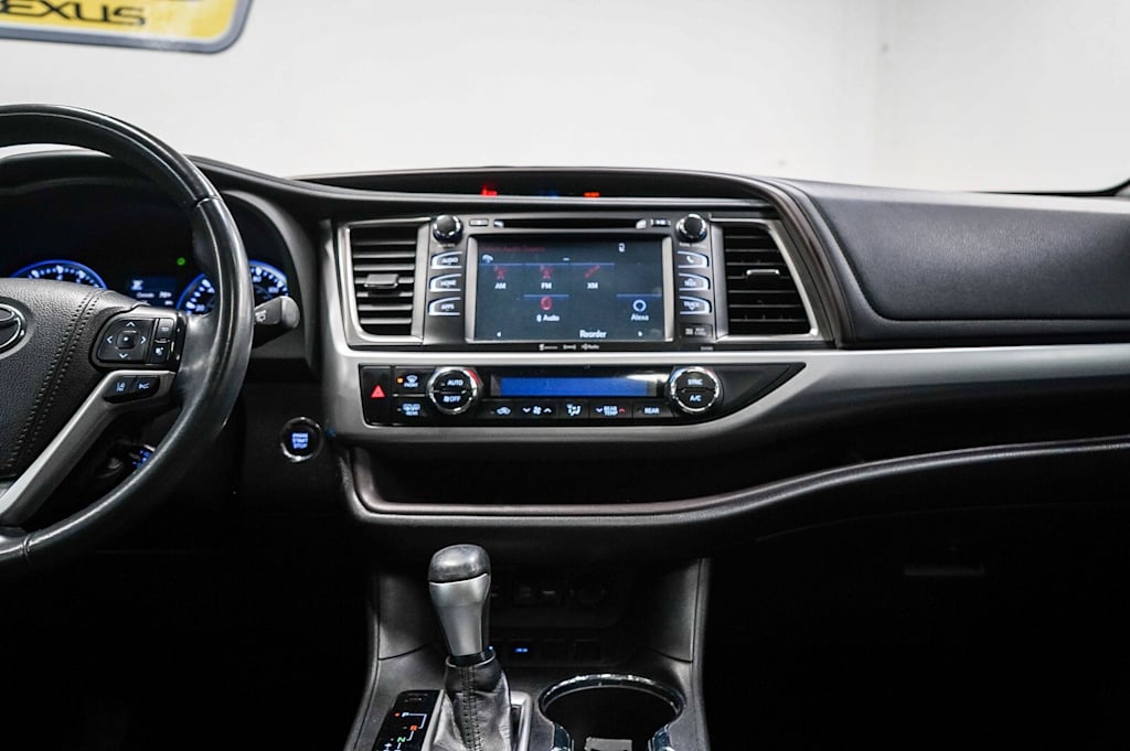 Thumbnail: 2019 Toyota Highlander - 13