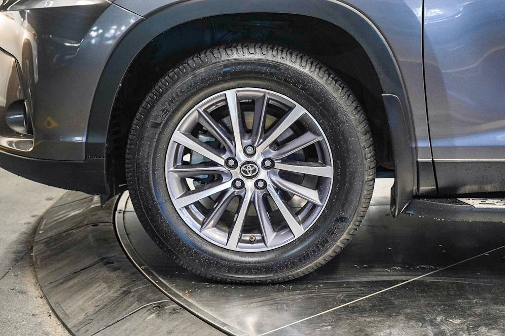 Thumbnail: 2019 Toyota Highlander - 7