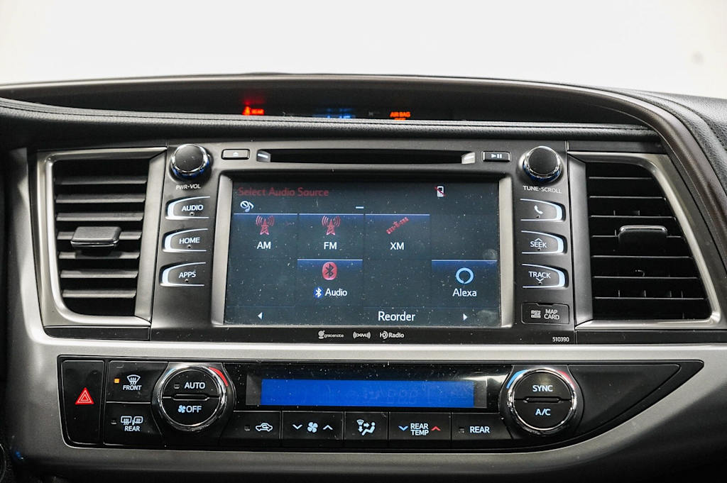 Thumbnail: 2019 Toyota Highlander - 22