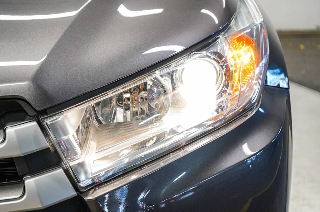 Thumbnail: 2019 Toyota Highlander - 19