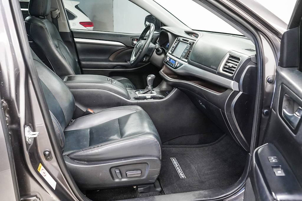 Thumbnail: 2019 Toyota Highlander - 10