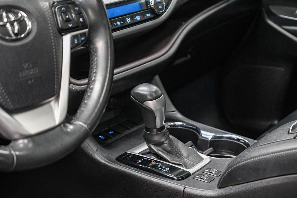 Thumbnail: 2019 Toyota Highlander - 14