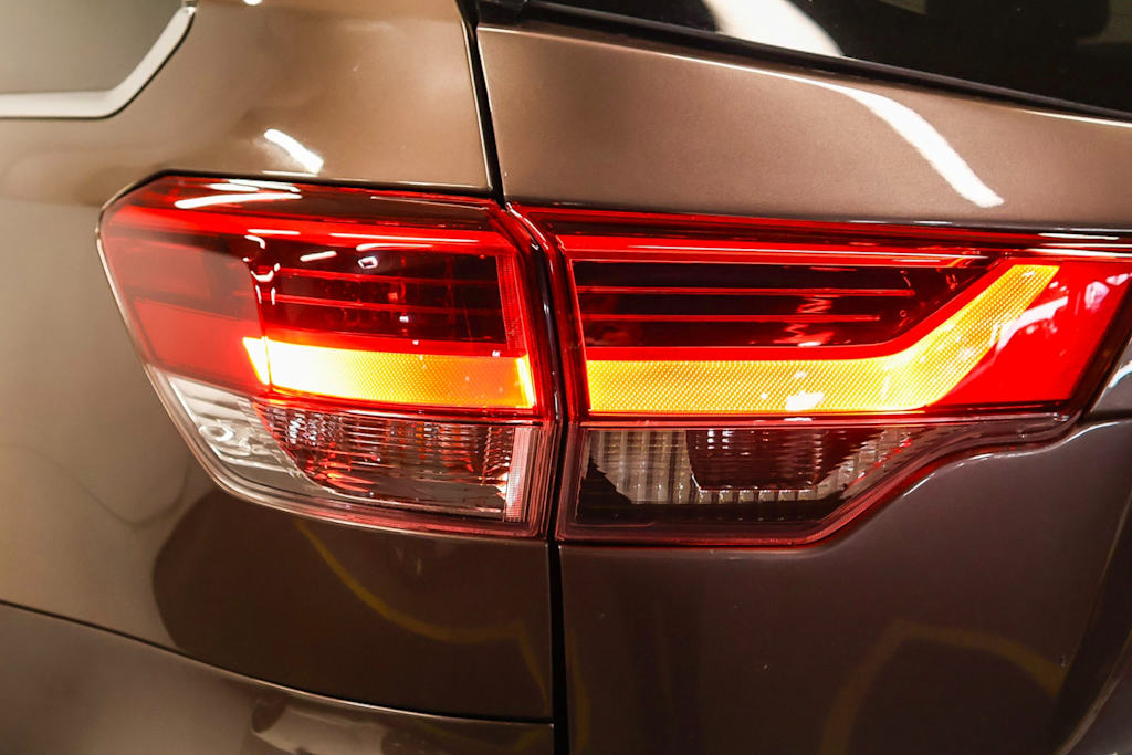 2019 Toyota Highlander SE 21