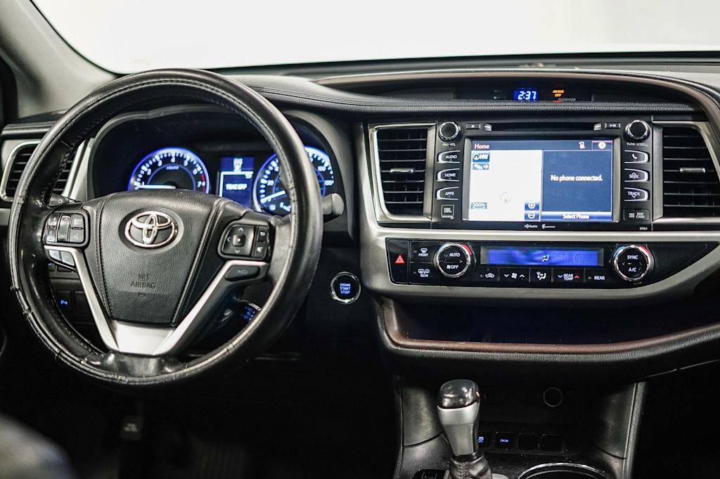 Thumbnail: 2014 Toyota Highlander - 2
