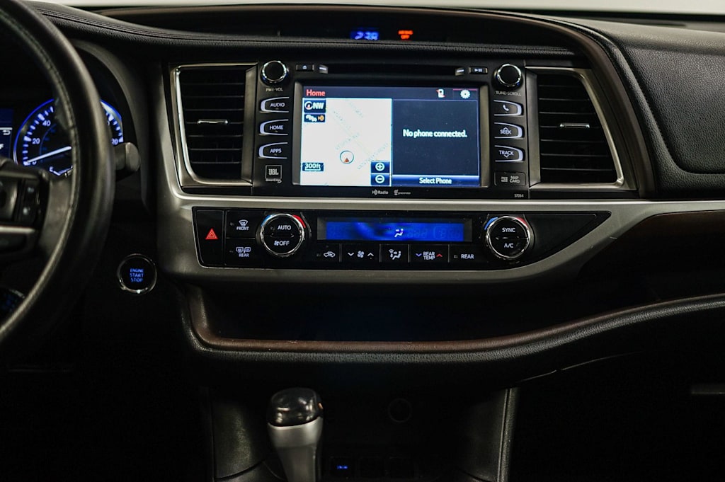 Thumbnail: 2014 Toyota Highlander - 23