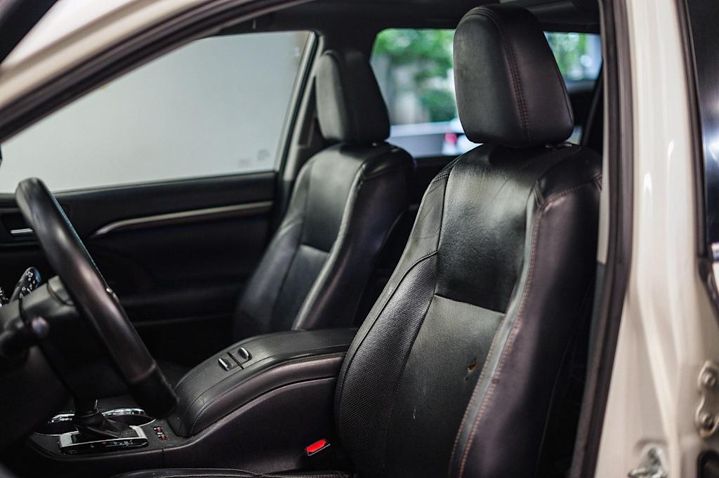 Thumbnail: 2014 Toyota Highlander - 10