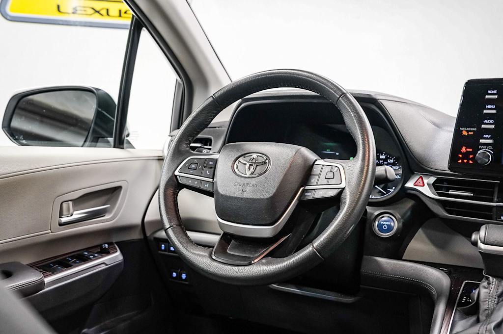Thumbnail: 2023 Toyota Sienna - 11