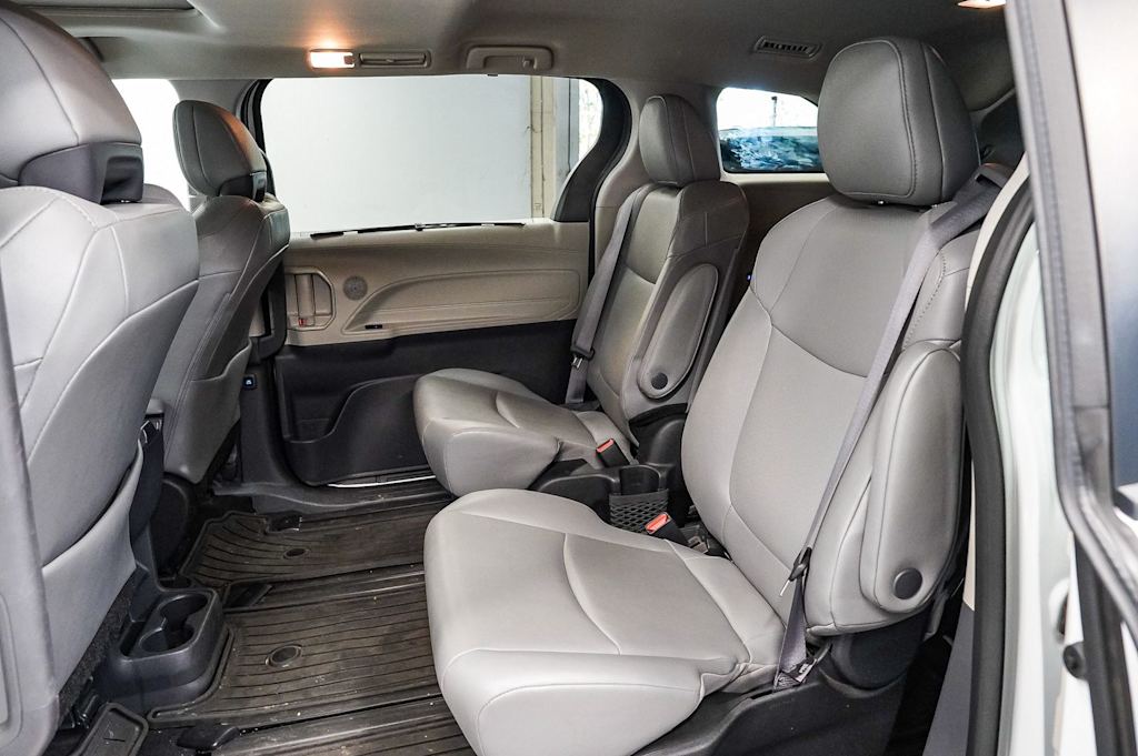 Thumbnail: 2023 Toyota Sienna - 10