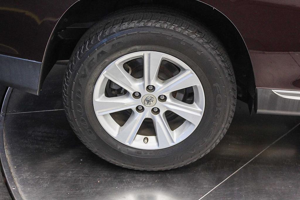 Thumbnail: 2012 Toyota Highlander - 7