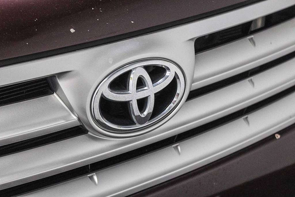 Thumbnail: 2012 Toyota Highlander - 22